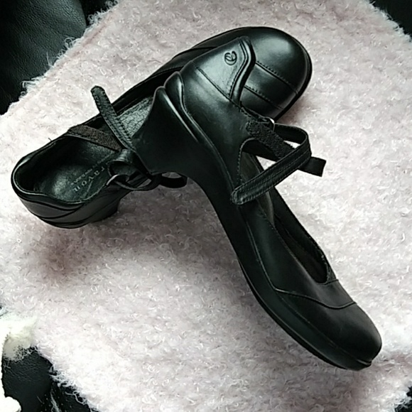 aravon shoes new balance